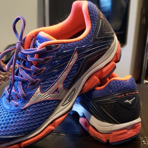 mizuno enigma running shoes